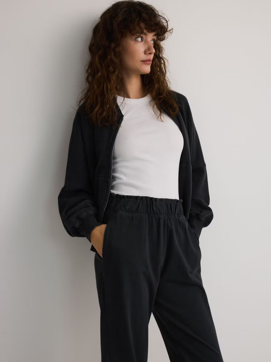 Utsvängda joggingbyxor -mörkgrå